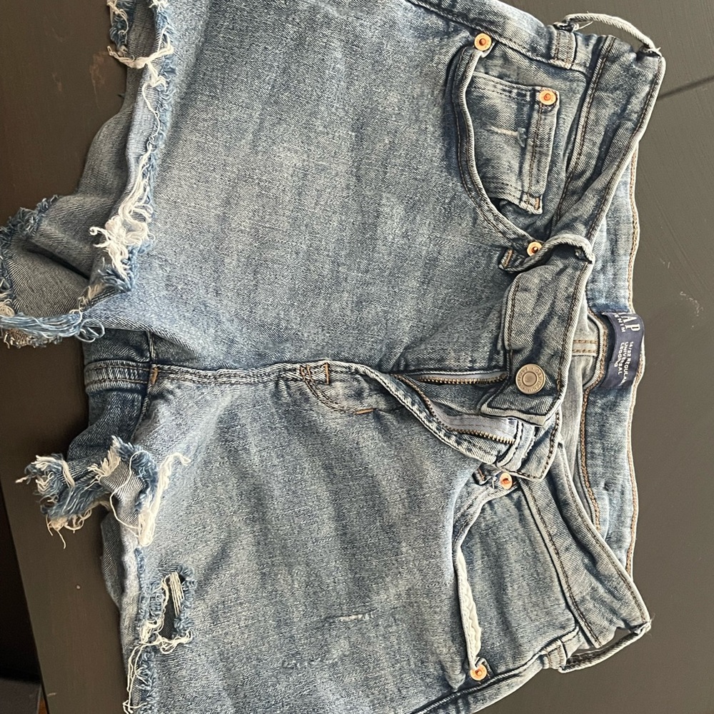 Gap cut off distressed shorts